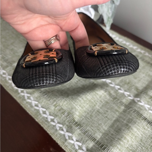 Tory Burch Black Plaid Heels with Gold Logo - Picture 4 of 10